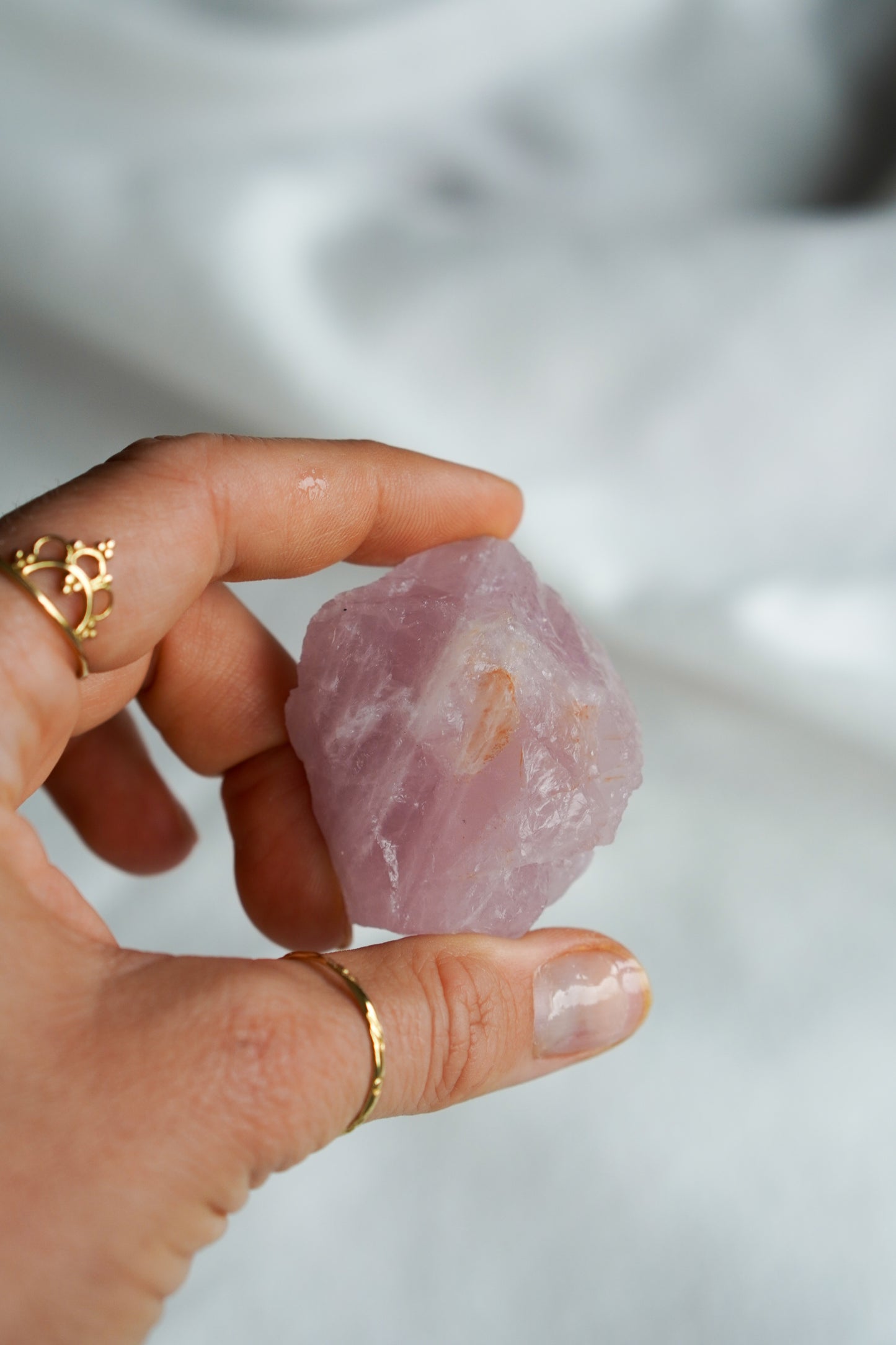 Rose quartz raw stone